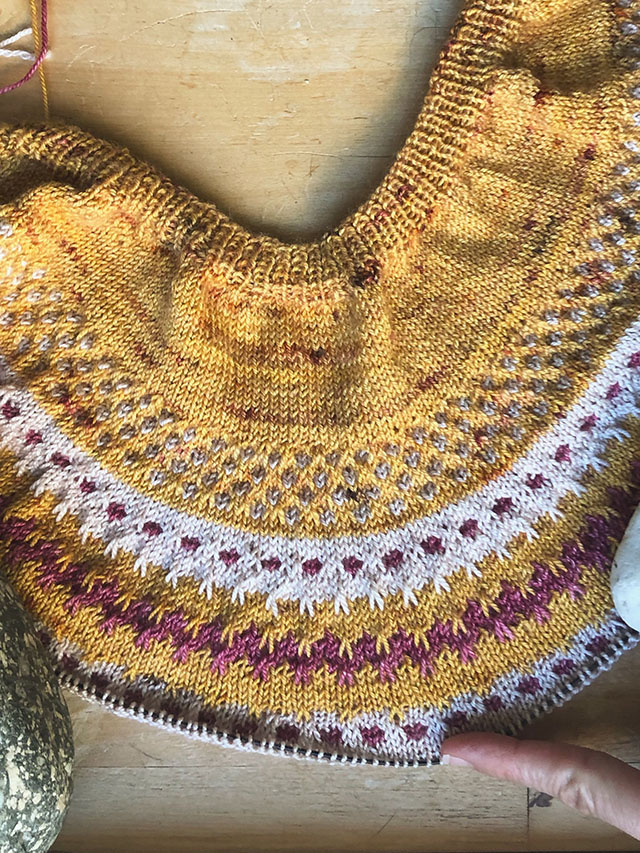 Image of my yellow Floozy cardigan yoke up close